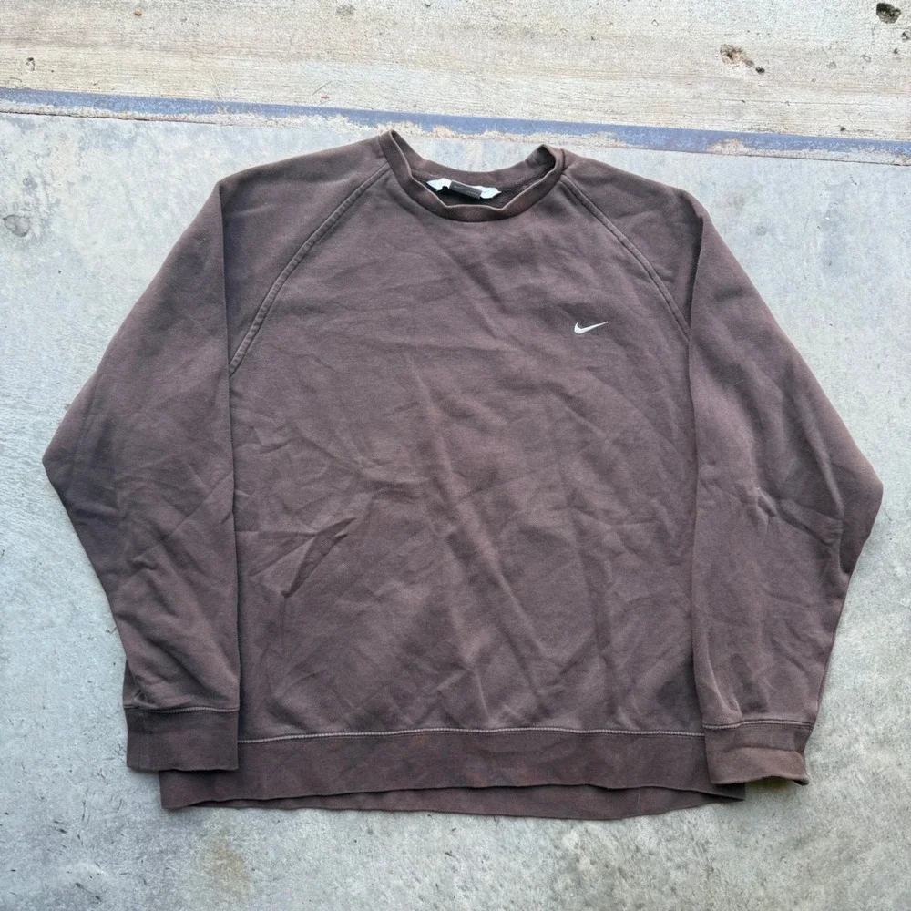 Y2K Nike XL Brown Crewneck Sweatshirt Raglan Swoosh Faded Vintage Style